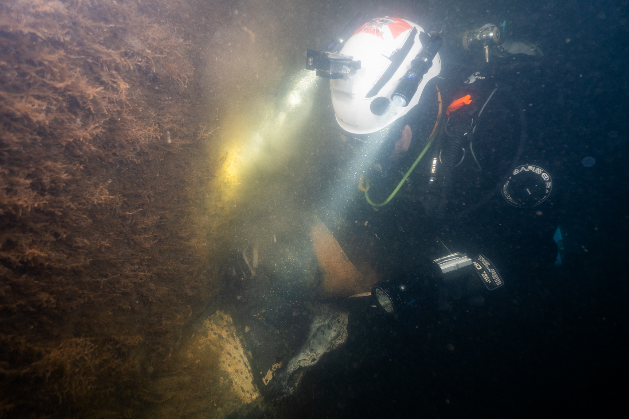 3.Removing Alberich from the stbd running light cover. Photo Source: Fred Engle/BAREG